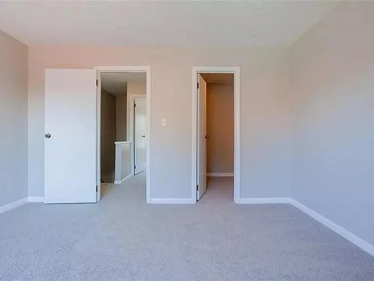 2637 Lantern Ln — Photo 11