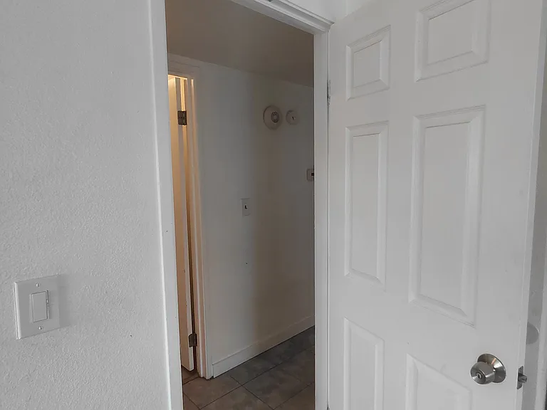 14433 Jewell Ave — Photo 27