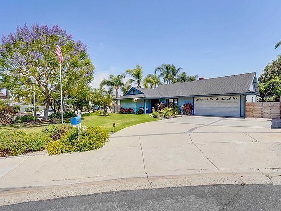 3rd image of 1561 Sandalwood Ln