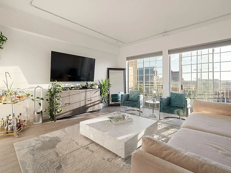 3225 Turtle Creek Blvd #814 — Photo 2