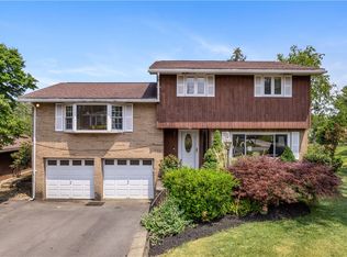 101 Crosstree Rd, Coraopolis, PA 15108