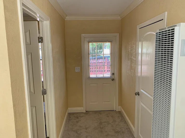 725 Lyndon St — Photo 5
