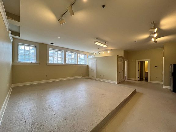 4th image of 715 Sherman St APT 17