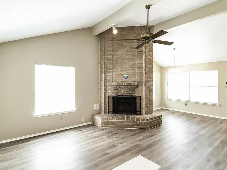 901 Briarcreek Dr — Photo 10