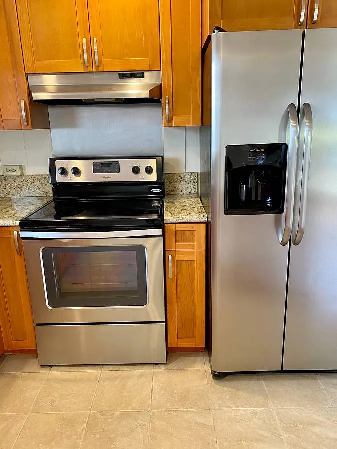 3 bed, 1268 sqft, $2,975 — Photo 3
