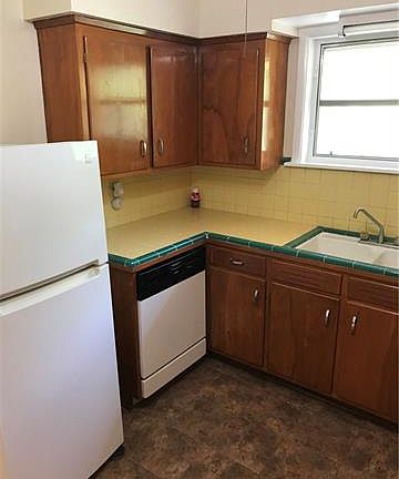 3rd image of 1112 Aline St