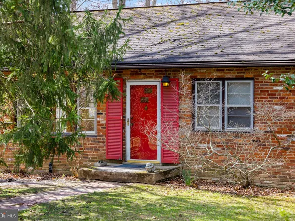 2237 Laurel Ridge Rd, Vienna, VA 22181