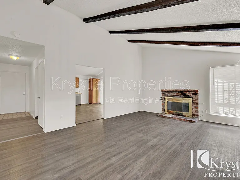 165 Georgetown Ct — Photo 5