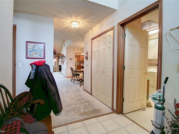 3rd image of 5252 Parkhurst Dr