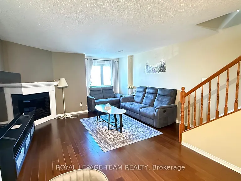 390 Crownridge Dr — Photo 5