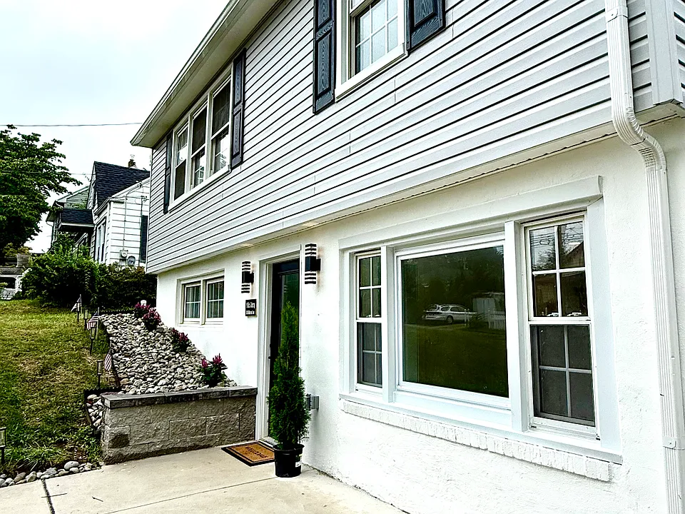 120 Hillcrest Ave