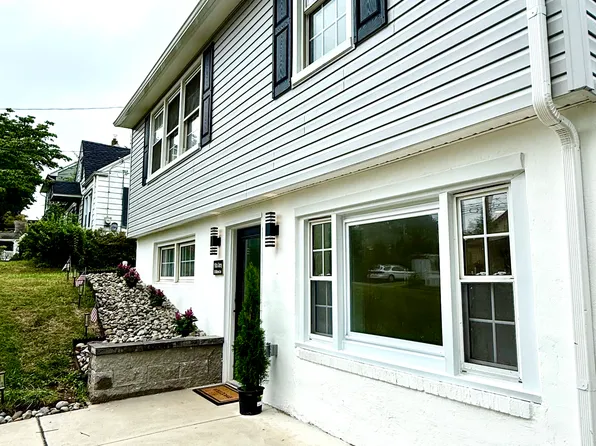 120 Hillcrest Ave, Morrisville, PA 19067