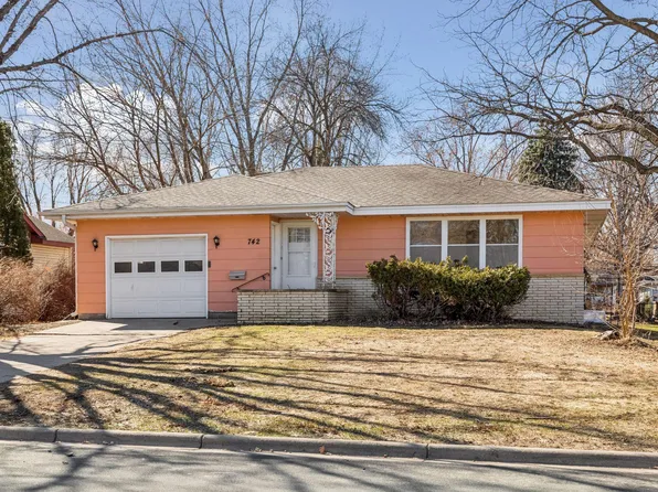 742 Atwood St S, Shakopee, MN 55379