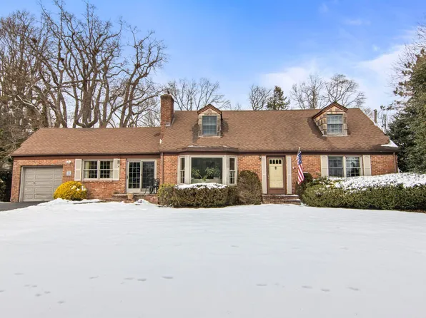 34 Conscience Circle, Setauket, NY 11733