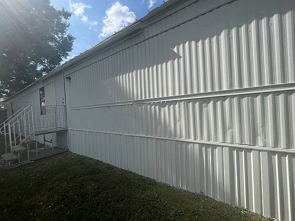 2nd image of 1080 Jack Calhoun Dr #121