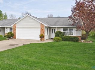 113 Woodside Ln, Fremont, OH 43420