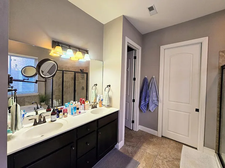 Master Bathroom, Jacuzzi, double vanity