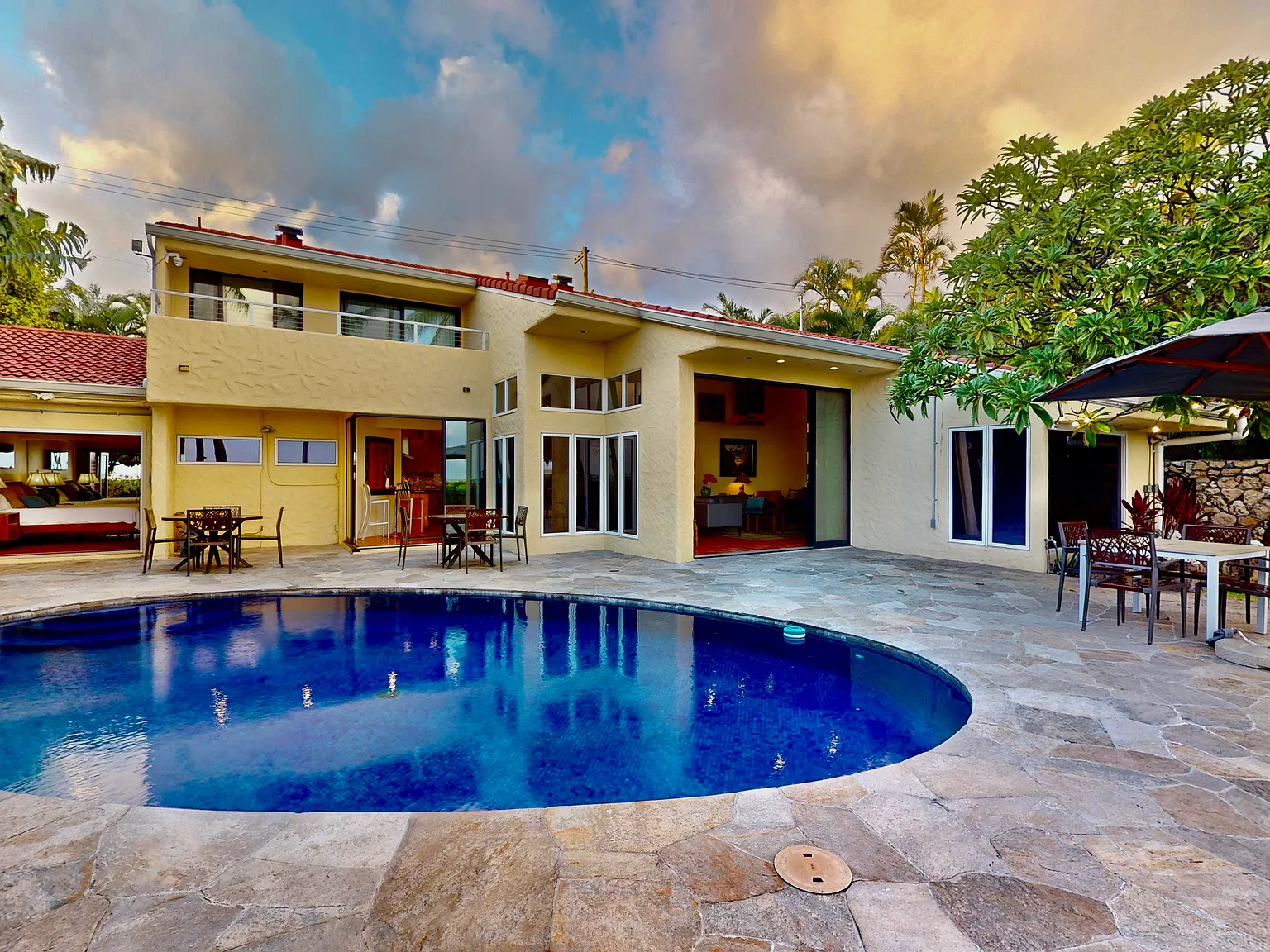 4 bed, 4.5 bath, 2500 sqft, $24,000 — Photo 2
