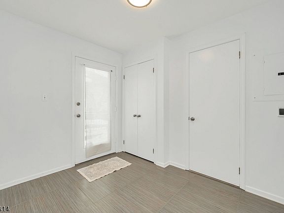 3rd image of 50 Pine St APT 211