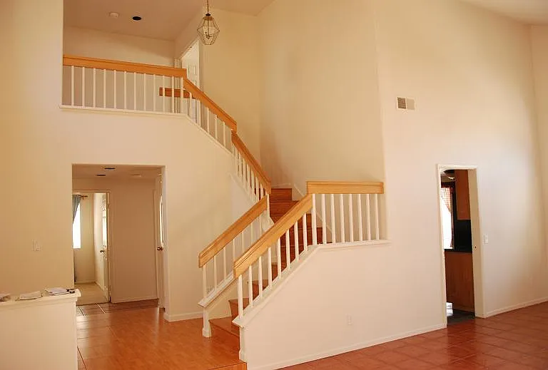 1880 Ithaca Dr — Photo 6