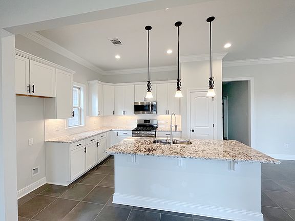 Seville III C - Kitchen - DSLD Homes