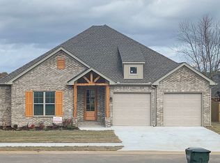 2660 Lilac Dr, Conway, AR 72034