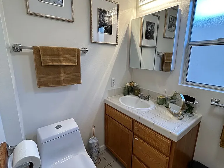 Garfield Avenue Apartments — Photo 19