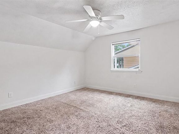 5th image of 3504 SE 46th St