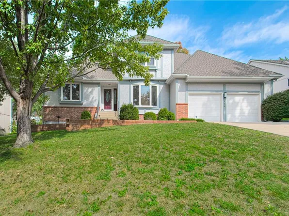 13636 W 75th Pl, Lenexa, KS 66216