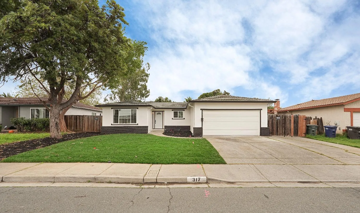 317 Atherton Ave photo 1