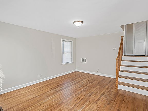 3rd image of 10927 S Avenue D