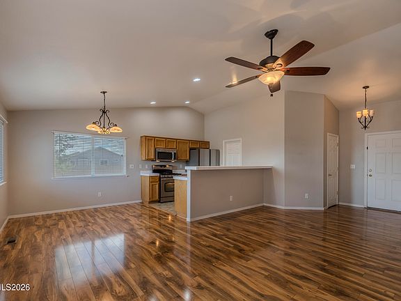 5th image of 270 Emigrant Way