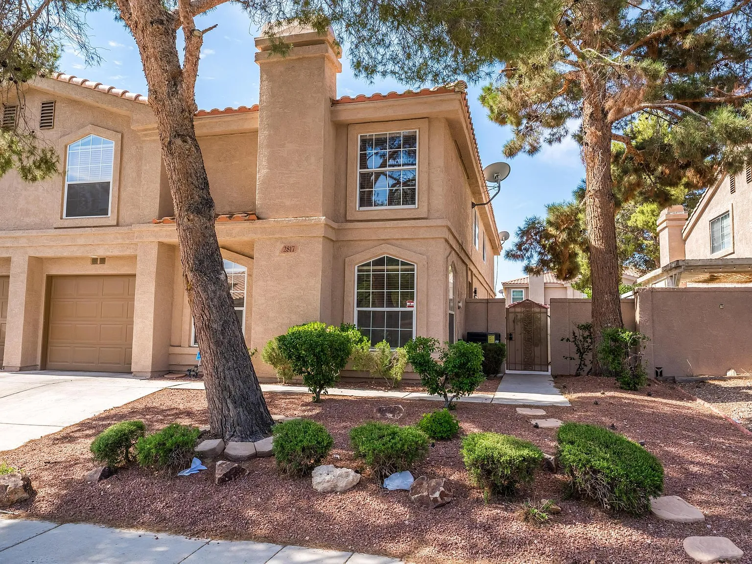3 bed, 2.5 bath, 1541 sqft, $2,050 — Photo 3