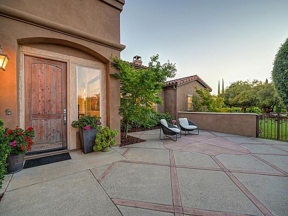4th image of 4256 Burgundy Ct
