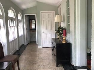 8039 Venetian Dr, Saint Louis, MO 63105