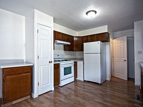 5th image of 10161 Glenwood Ave