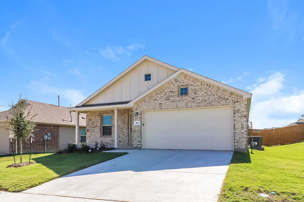 3 bed, 2.0 bath, 1487 sqft, $1,735 — Photo 1
