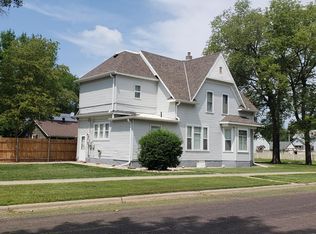 423 E 2nd Ave, Mitchell, SD 57301