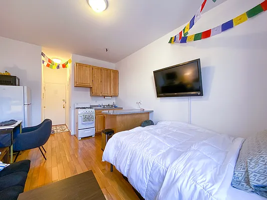 Rented by Compass | media 6