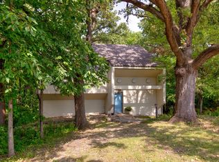 4001 Crestmoor Pl, Des Moines, IA 50310