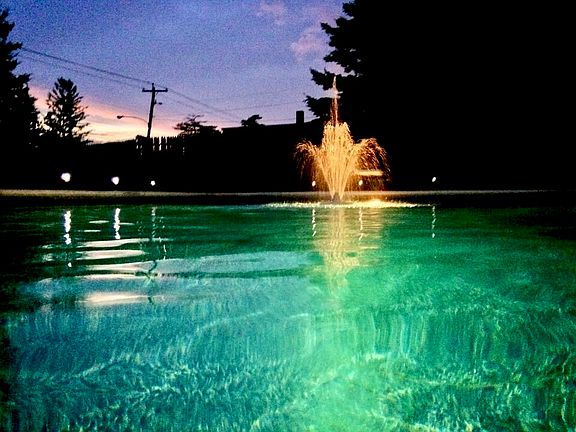 Pool light & fountain