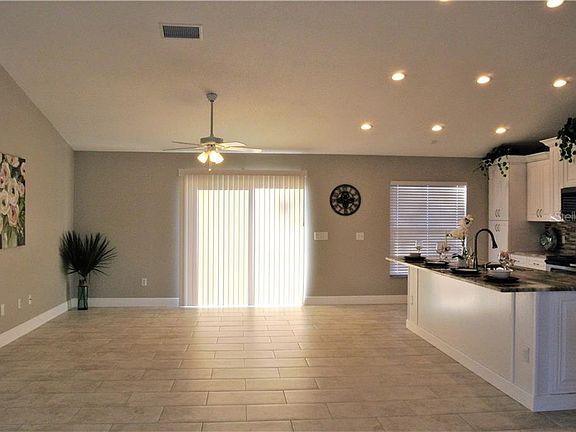 3rd image of 14719 Redcliff Dr