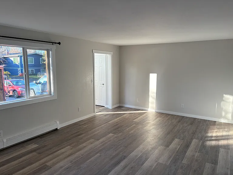 3251 E 42nd Ave #B — Photo 2
