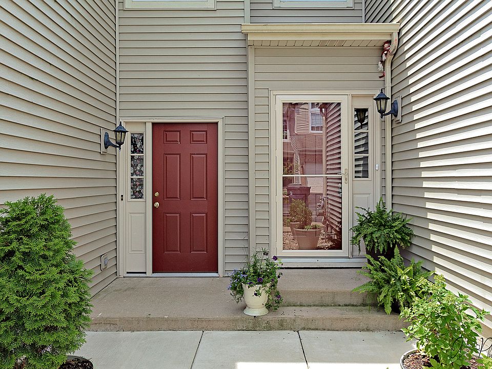 1st image of 425 N Tower Dr #425