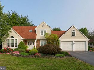 437 E Conestoga St, New Holland, PA 17557