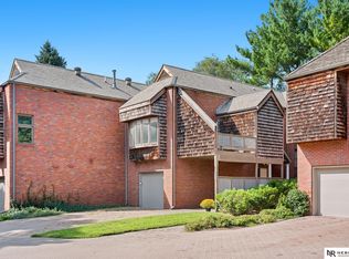 1306 Three Pines Ct, Lincoln, NE 68510