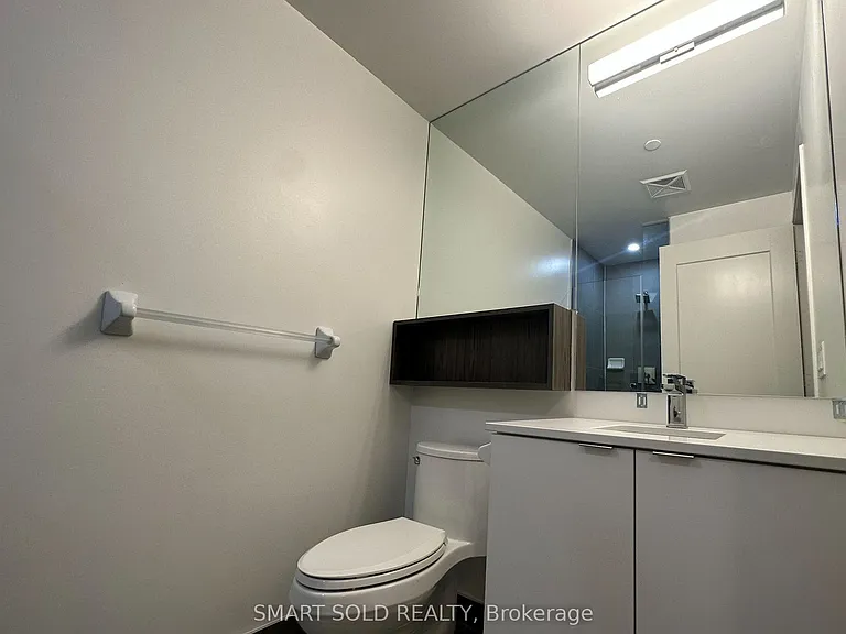70 Princess St #607-E — Photo 14