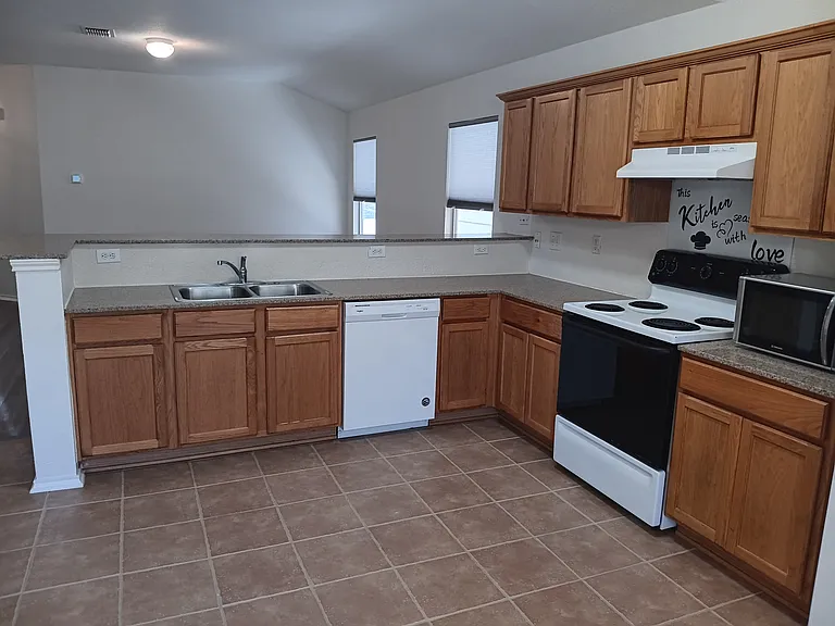 5551 Painter Grn — Photo 5