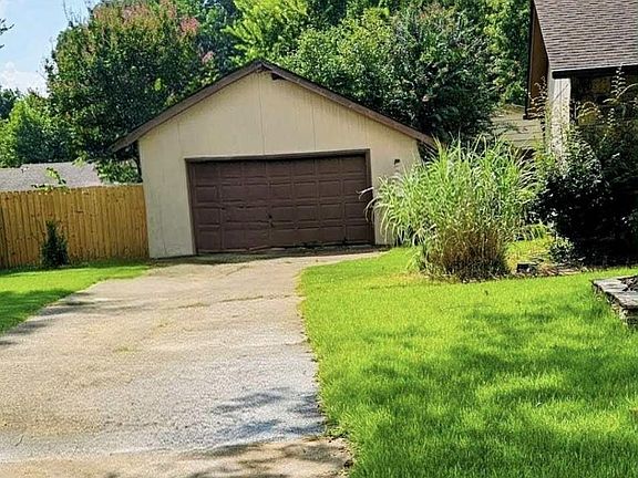 4th image of 2353 W Monica Dr