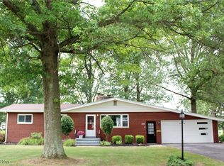 435 Parkview Dr, Columbiana, OH 44408